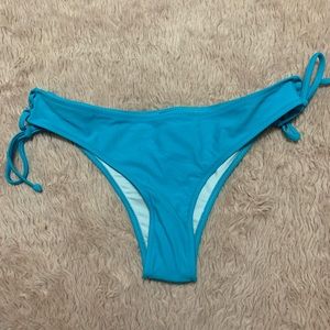 Bikini cheeky bottoms